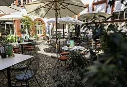 Innenhof Eatery 77